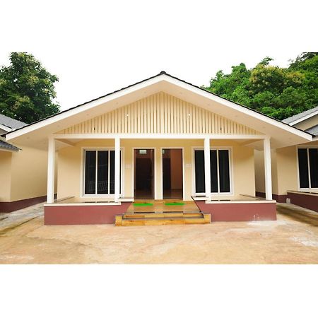 Nisarg Resort Guhāgar Exterior foto